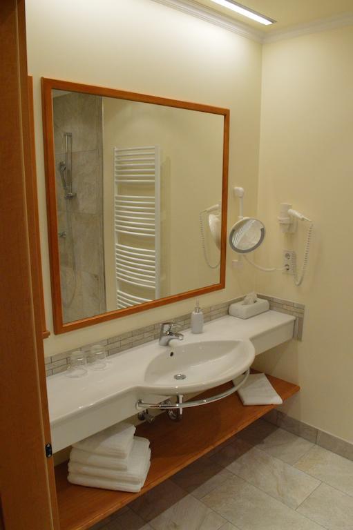 Geniesserhof Haimer - Hotel Garni Poysdorf Buitenkant foto
